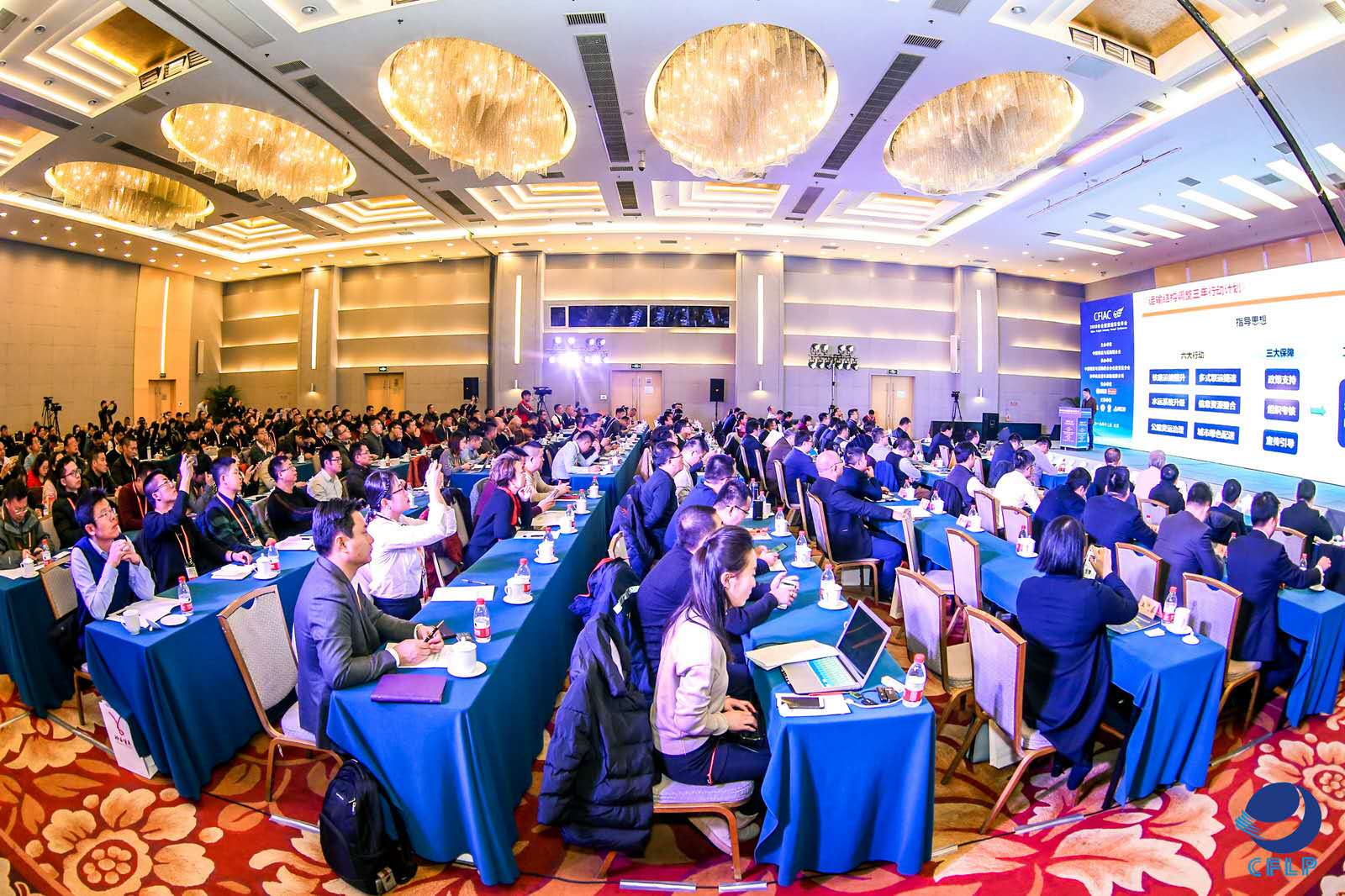 星級(jí)車隊(duì)，駛向公路貨運(yùn)新標(biāo)桿